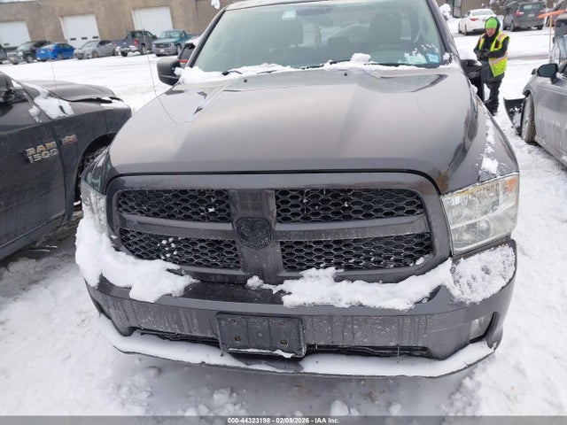 44323198 :رقم المزاد ، 1C6RR7FT2JS193014 vin ، 2018 Ram 1500 مزاد بيع