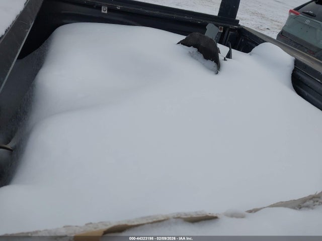44323198 :رقم المزاد ، 1C6RR7FT2JS193014 vin ، 2018 Ram 1500 مزاد بيع