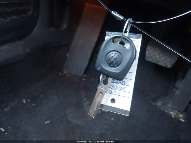 Продажа на аукционе авто 2013 Volkswagen Eos Komfort, vin: WVWBW8AH5DV001003, номер лота: 44323317