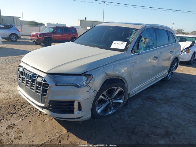 2021 AUDI Q7 WA1VXAF72MD036096 Photo 1