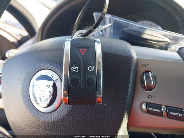 2011 JAGUAR XF SAJWA0FB6BLS12162 Photo 10