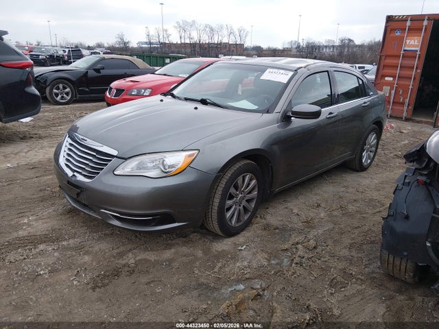 2013 CHRYSLER 200 1C3CCBBB1DN602210 Photo 1