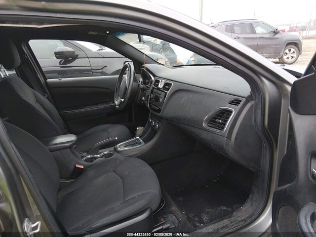 2013 CHRYSLER 200 1C3CCBBB1DN602210 Photo 4
