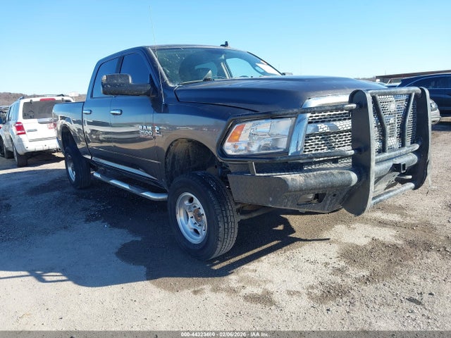 44323460 :رقم المزاد ، 3C6UR5DL5EG145506 vin ، 2014 Ram 2500 Lone Star مزاد بيع