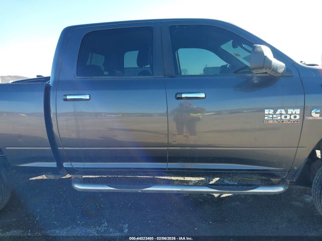 44323460 :رقم المزاد ، 3C6UR5DL5EG145506 vin ، 2014 Ram 2500 Lone Star مزاد بيع