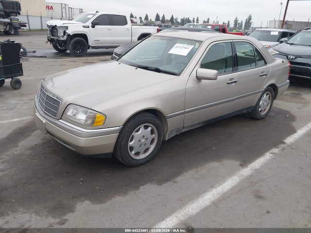 44323461 :رقم المزاد ، WDBHA22E8SF226712 vin ، 1995 Mercedes-benz C 220 مزاد بيع