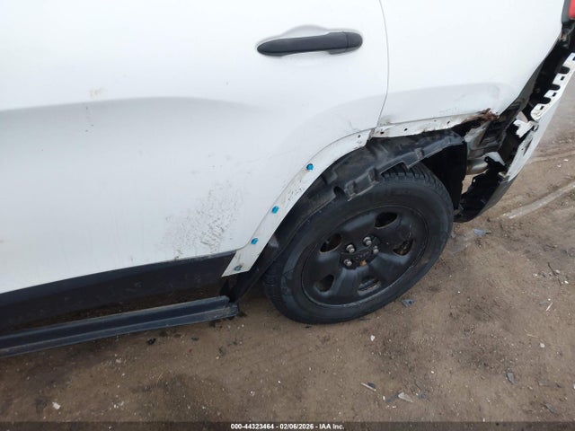 1C4PJMAB3FW678587 Jeep Cherokee Sport