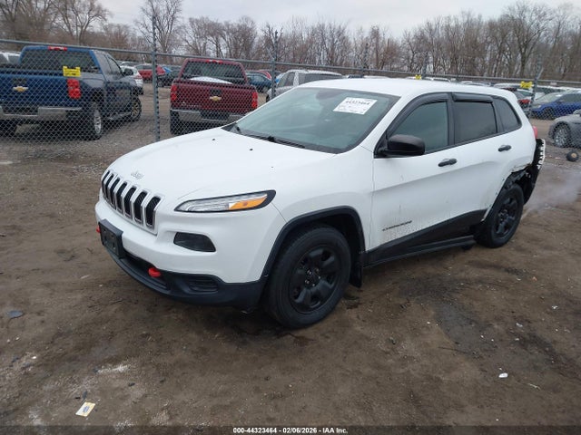 1C4PJMAB3FW678587 Jeep Cherokee Sport