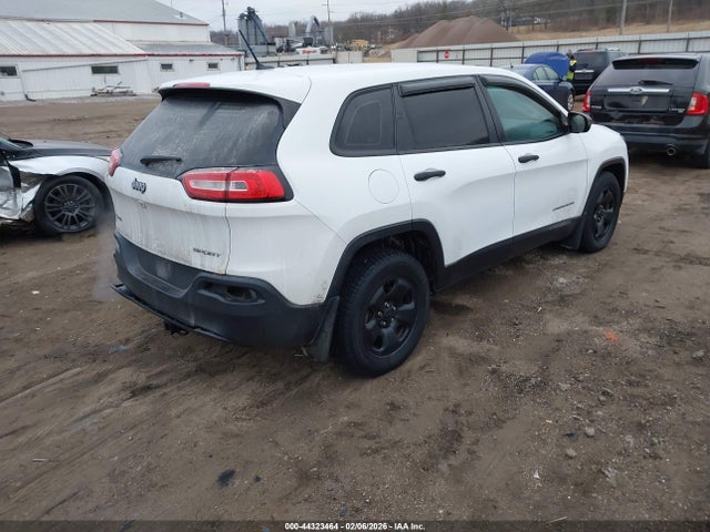 1C4PJMAB3FW678587 Jeep Cherokee Sport