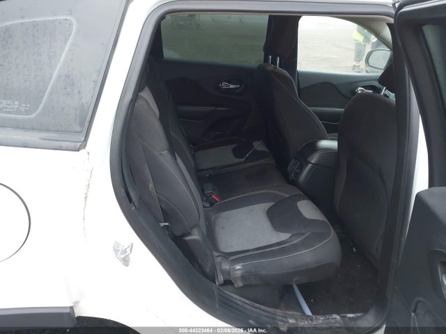 1C4PJMAB3FW678587 Jeep Cherokee Sport