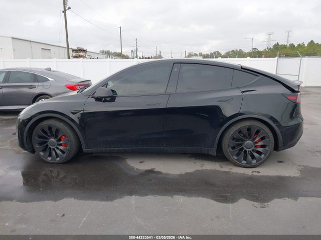 7SAYGDEF3NF457819 Tesla Model Y Performance Dual Motor All-wheel Drive
