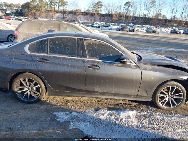 44323557 :رقم المزاد ، 3MW5R7J0XM8C01576 vin ، 2021 Bmw 330i Xdrive مزاد بيع