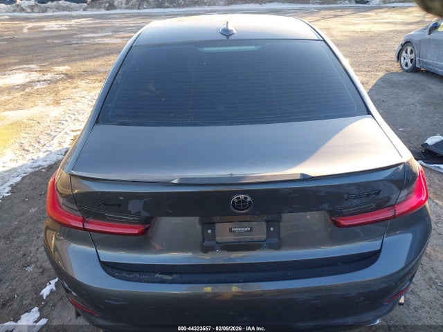 44323557 :رقم المزاد ، 3MW5R7J0XM8C01576 vin ، 2021 Bmw 330i Xdrive مزاد بيع