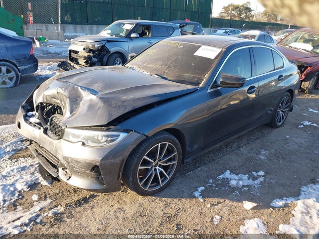 44323557 :رقم المزاد ، 3MW5R7J0XM8C01576 vin ، 2021 Bmw 330i Xdrive مزاد بيع