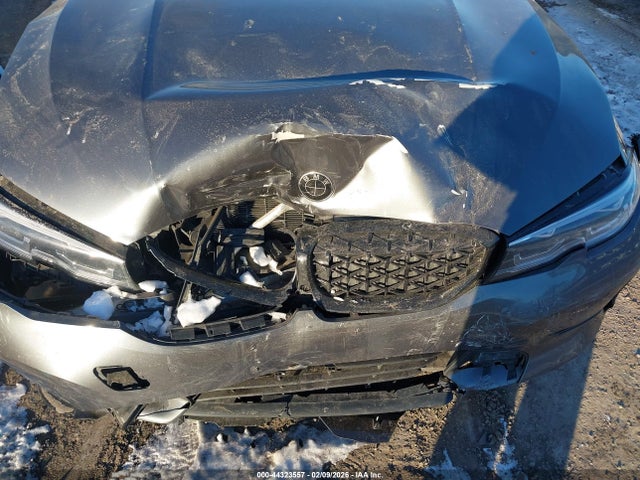 44323557 :رقم المزاد ، 3MW5R7J0XM8C01576 vin ، 2021 Bmw 330i Xdrive مزاد بيع