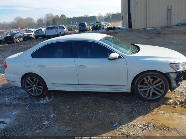 Aukcja sprzedaży 2016 Volkswagen Passat 1.8t R-line, vin: 1VWAT7A30GC047063, numer aukcji: 44323599