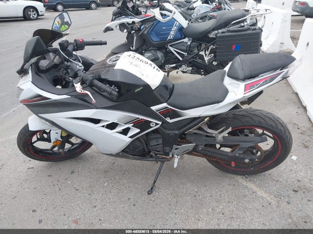 Aukcja sprzedaży 2014 Kawasaki Ex300 B, vin: JKAEX8B18EDA06910, numer aukcji: 44323613