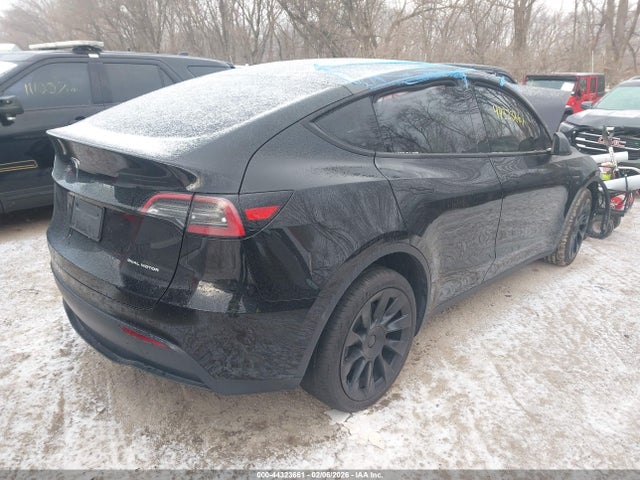 Продаж на аукціоні авто 2024 Tesla Model Y Long Range Dual Motor All-wheel Drive, vin: 7SAYGDEE1RF204639, номер лоту: 44323661
