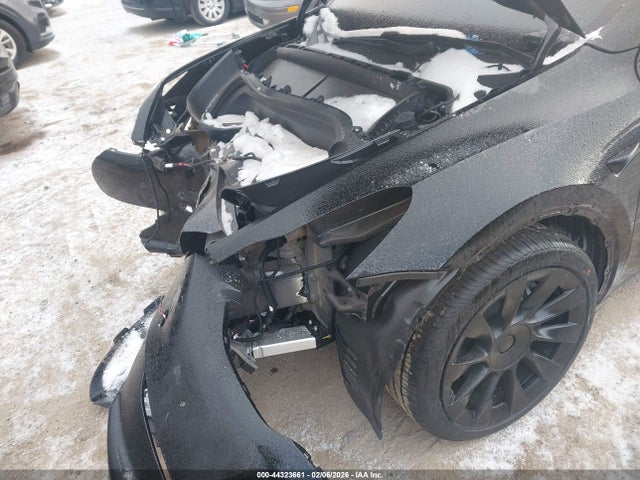 Продаж на аукціоні авто 2024 Tesla Model Y Long Range Dual Motor All-wheel Drive, vin: 7SAYGDEE1RF204639, номер лоту: 44323661