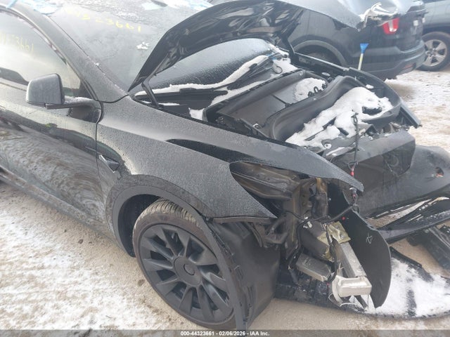 Продаж на аукціоні авто 2024 Tesla Model Y Long Range Dual Motor All-wheel Drive, vin: 7SAYGDEE1RF204639, номер лоту: 44323661