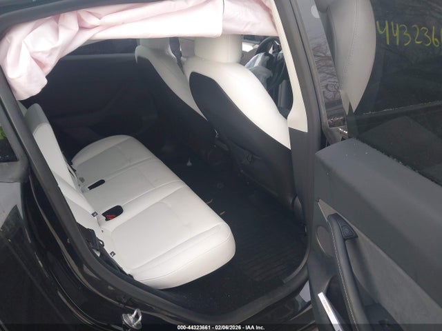 Продаж на аукціоні авто 2024 Tesla Model Y Long Range Dual Motor All-wheel Drive, vin: 7SAYGDEE1RF204639, номер лоту: 44323661
