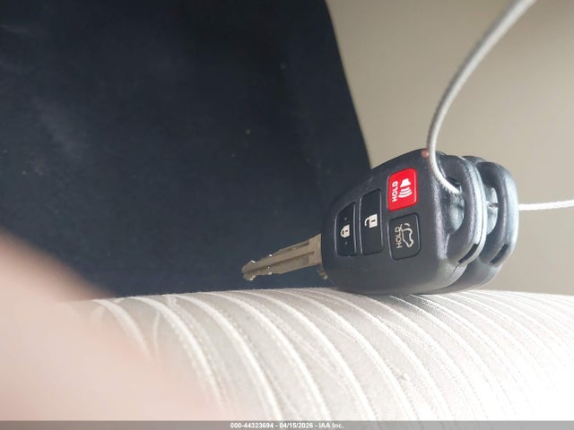 2019 TOYOTA HIGHLANDER 5TDZZRFH0KS349156 Photo 10