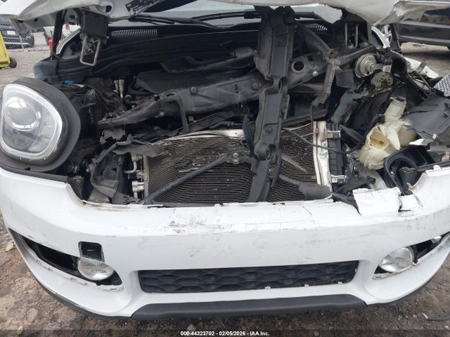2018 MINI COUNTRYMAN WMZYT3C38J3E00313 Photo 9
