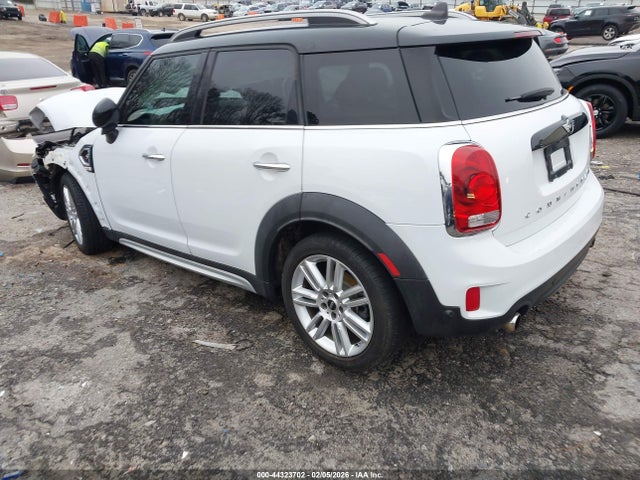 2018 MINI COUNTRYMAN WMZYT3C38J3E00313 Photo 2