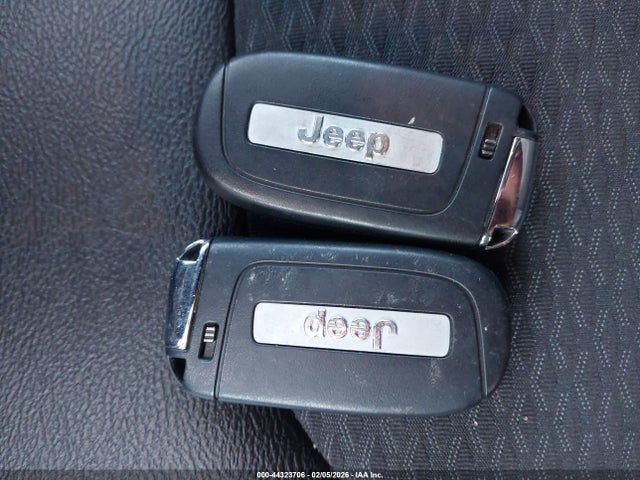 2025 Jeep Compass Latitude 4x4 მანქანა იყიდება აუქციონზე, vin: 3C4NJDBN1ST515713, აუქციონის ნომერი: 44323706
