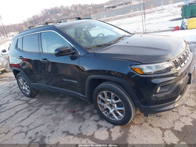 2025 Jeep Compass Latitude 4x4 მანქანა იყიდება აუქციონზე, vin: 3C4NJDBN1ST515713, აუქციონის ნომერი: 44323706