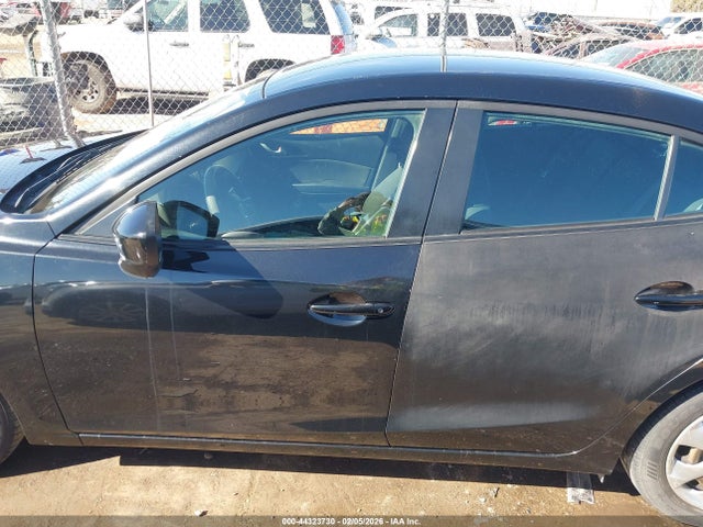 Продажа на аукционе авто 2015 Mazda Mazda3 I Sport, vin: 3MZBM1U75FM180010, номер лота: 44323730