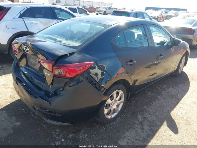 Продажа на аукционе авто 2015 Mazda Mazda3 I Sport, vin: 3MZBM1U75FM180010, номер лота: 44323730