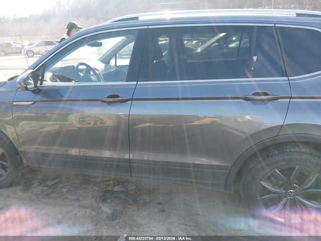 Продажа на аукционе авто 2023 Volkswagen Tiguan 2.0t Se, vin: 3VV2B7AX1PM091473, номер лота: 44323754