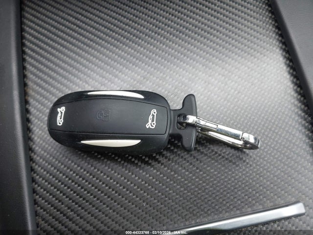 44323768 :رقم المزاد ، 5YJXCBE21HF057705 vin ، 2017 Tesla Model X 100d/75d/90d مزاد بيع
