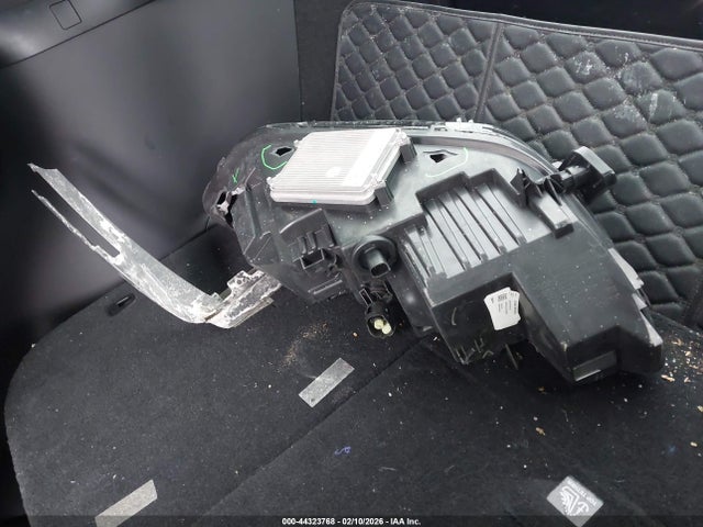 44323768 :رقم المزاد ، 5YJXCBE21HF057705 vin ، 2017 Tesla Model X 100d/75d/90d مزاد بيع