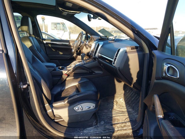2018 PORSCHE CAYENNE WP1AA2A23JKA03752 Photo 4