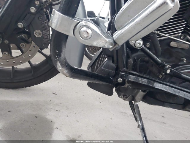 1HD1KRP16KB629012 Harley-Davidson FLHXS