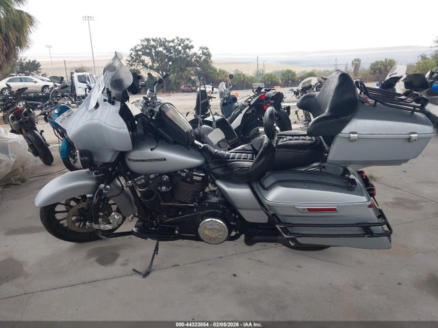 1HD1KRP16KB629012 Harley-Davidson FLHXS