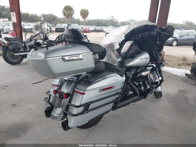 1HD1KRP16KB629012 Harley-Davidson FLHXS