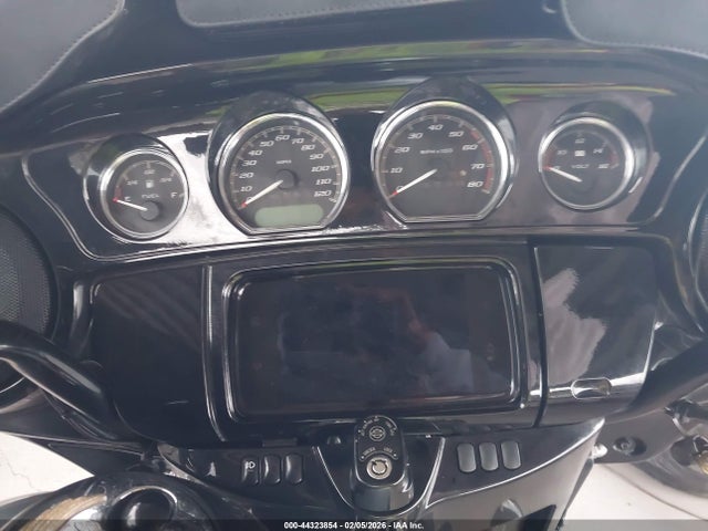 1HD1KRP16KB629012 Harley-Davidson FLHXS