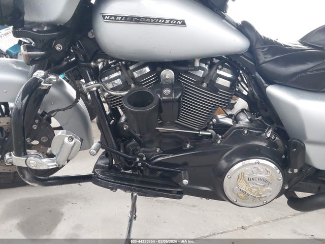 1HD1KRP16KB629012 Harley-Davidson FLHXS