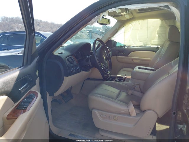 2008 CHEVROLET SUBURBAN 1500 3GNFK16328G275671 Photo 4