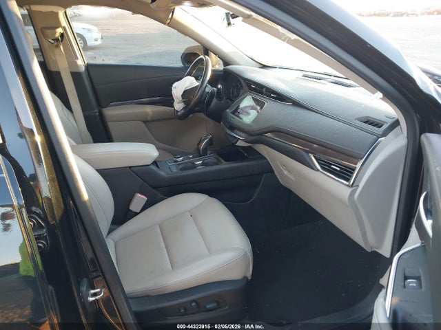 2019 CADILLAC XT4 1GYAZAR40KF199566 Photo 4