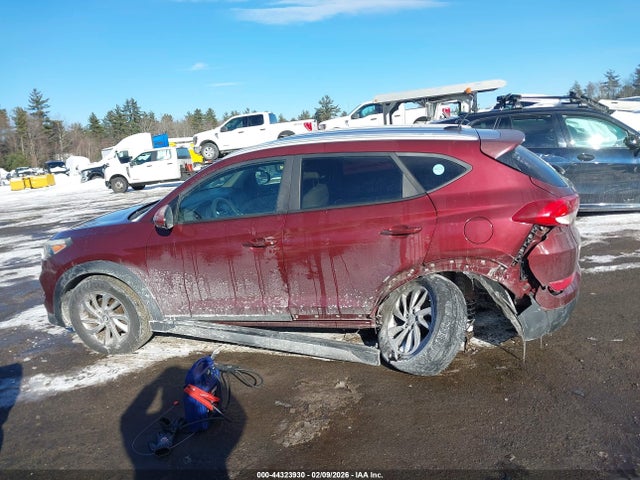 KM8J33A41HU276489 Hyundai TUCSON SE
