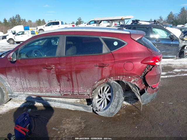 KM8J33A41HU276489 Hyundai TUCSON SE