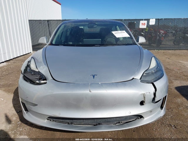 Продажа на аукционе авто 2018 Tesla Model 3 Long Range/mid Range, vin: 5YJ3E1EA4JF017909, номер лота: 44323939
