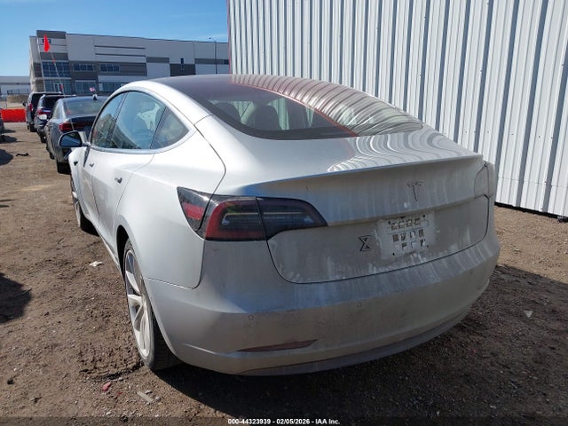 Продажа на аукционе авто 2018 Tesla Model 3 Long Range/mid Range, vin: 5YJ3E1EA4JF017909, номер лота: 44323939