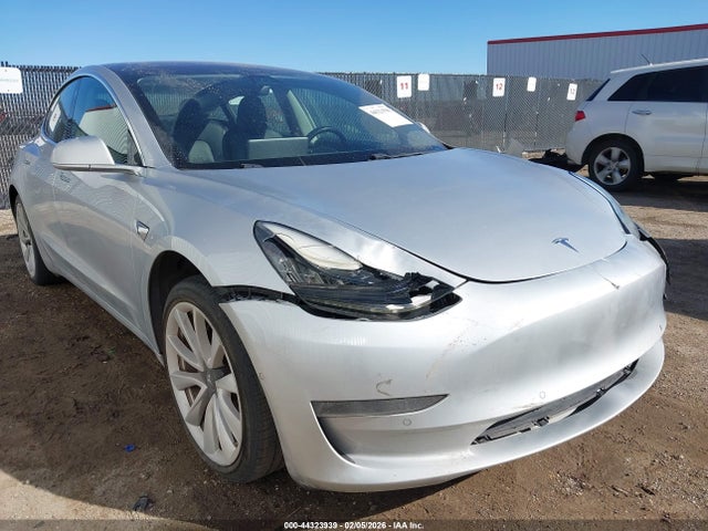 Продажа на аукционе авто 2018 Tesla Model 3 Long Range/mid Range, vin: 5YJ3E1EA4JF017909, номер лота: 44323939