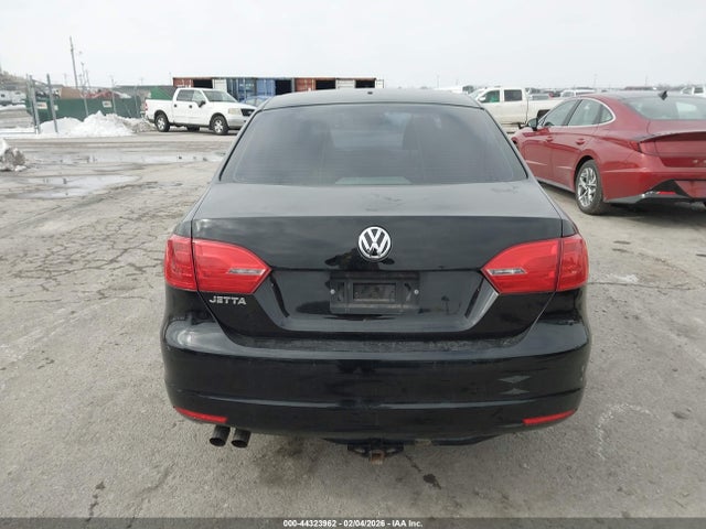44323962 :رقم المزاد ، 3VW2K7AJ0EM312730 vin ، 2014 Volkswagen Jetta 2.0l S مزاد بيع