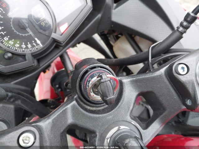 JKAEXKH1XNDAF9026 Kawasaki EX400